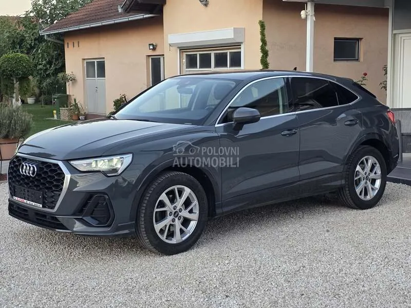 Audi Q3 2022 photo 2