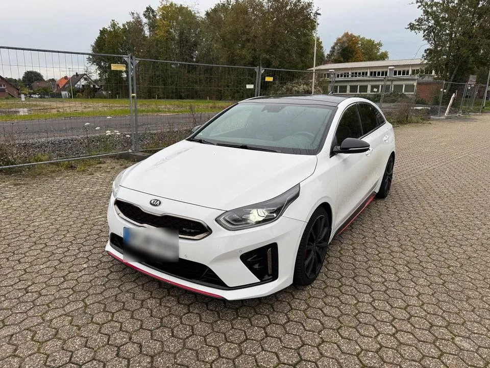 Kia Proceed