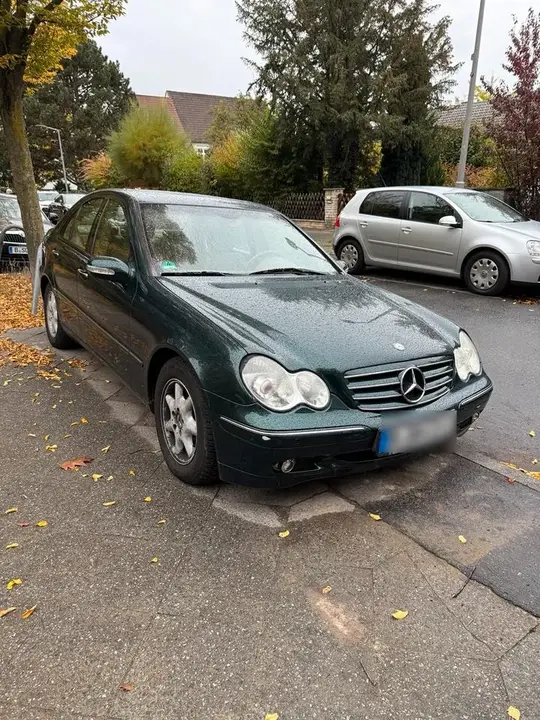 Mercedes-Benz C200