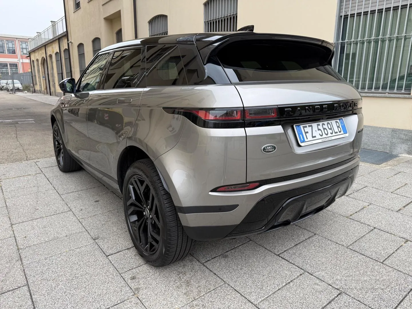 Land Rover Range Rover Evoque 2020 photo 3