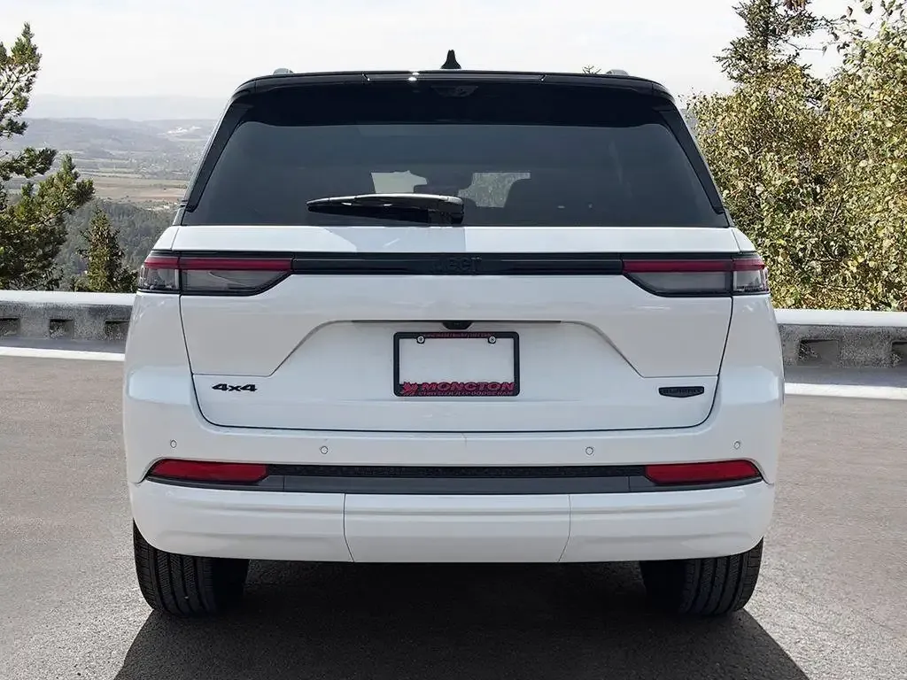 Jeep Grand Cherokee 2026 photo 5