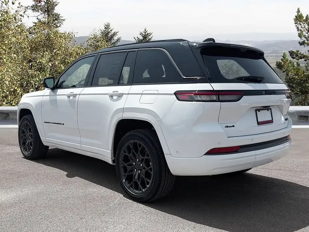Jeep Grand Cherokee 2026 photo 4