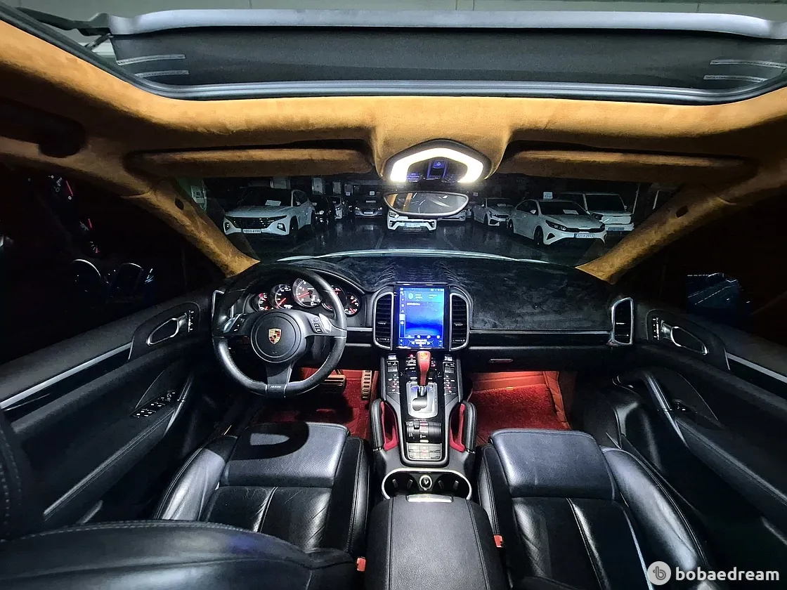 Porsche Cayenne 2012 photo 4