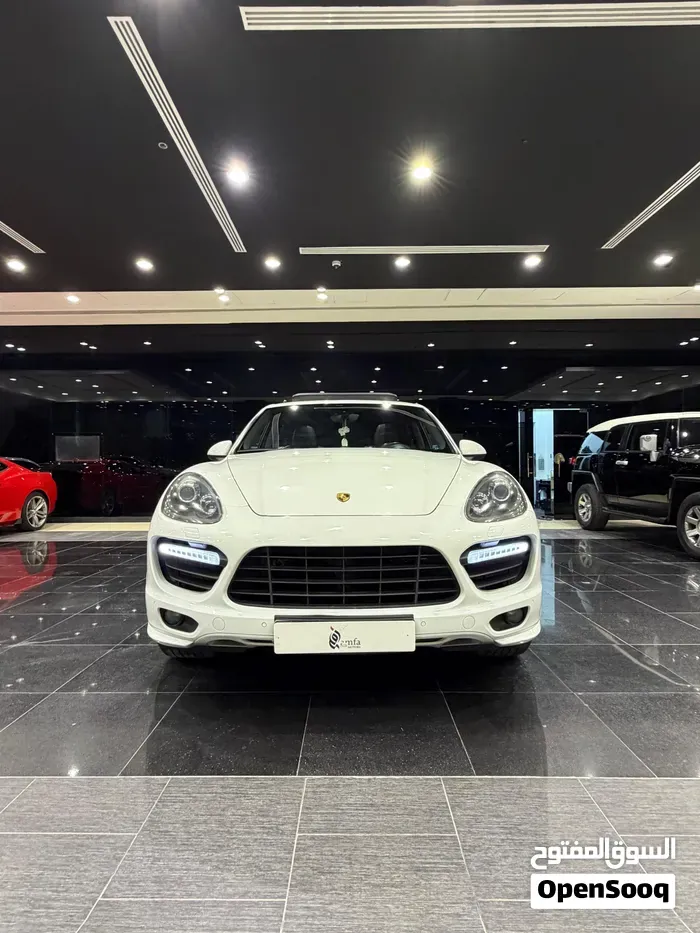 Porsche Cayenne 2014 photo 2