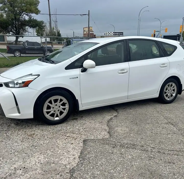 Toyota Prius V