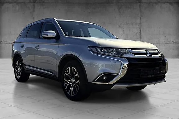 Mitsubishi Outlander 2016 photo 2
