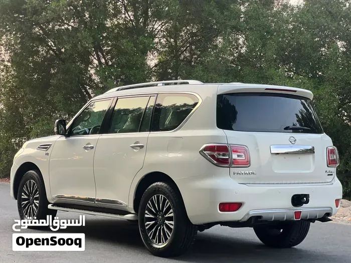 Nissan Patrol 2010 photo 4
