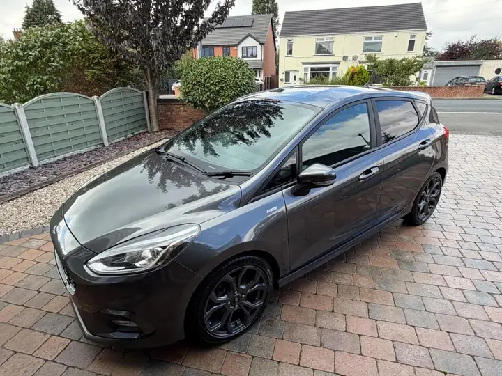 Ford Fiesta 2018 photo 2