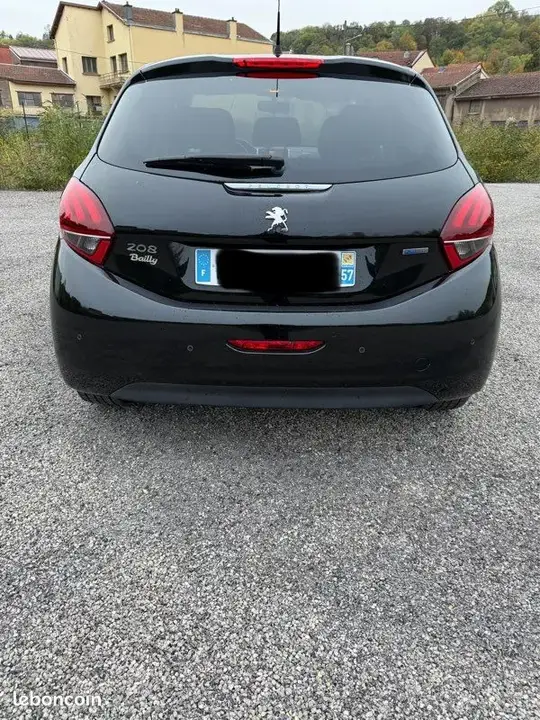 Peugeot 208 2017 photo 3