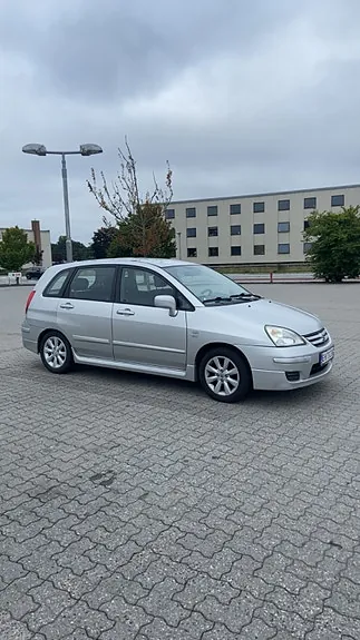 Suzuki Liana 2004 photo 4