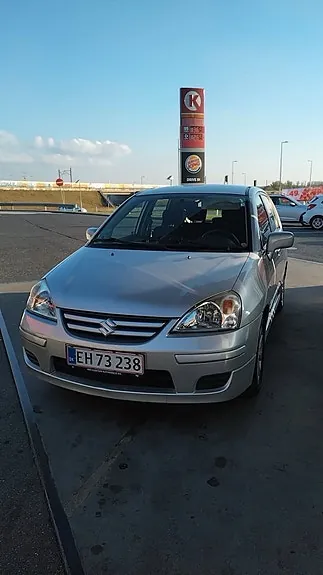 Suzuki Liana