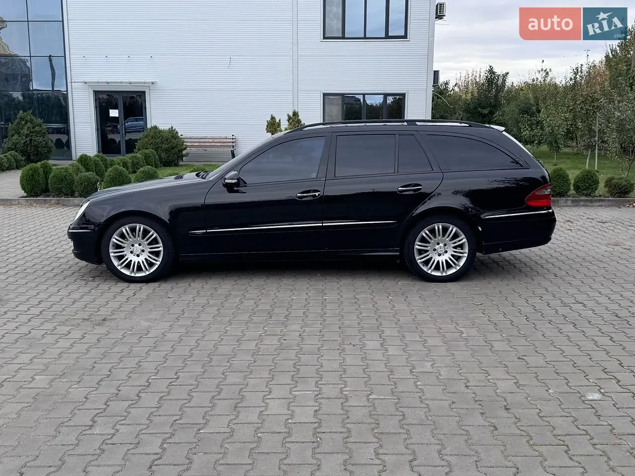 Mercedes-Benz E-Class 2009 photo 5