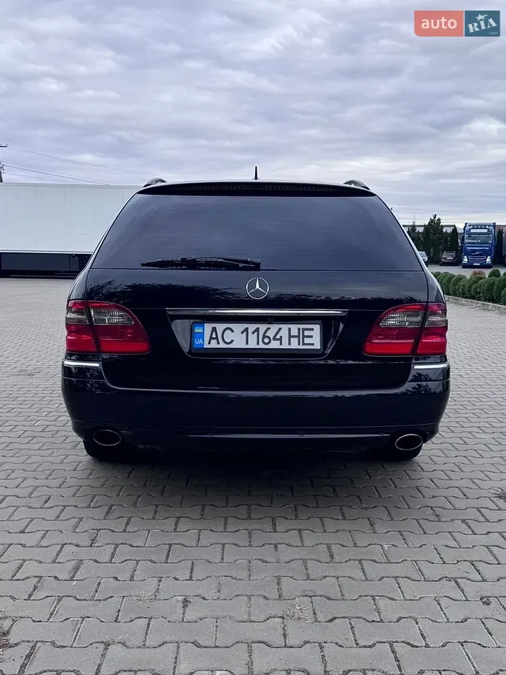 Mercedes-Benz E-Class 2009 photo 3