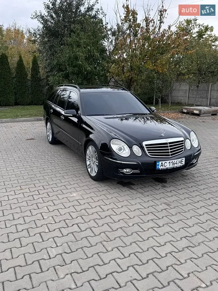 Mercedes-Benz E-Class 2009 photo 2