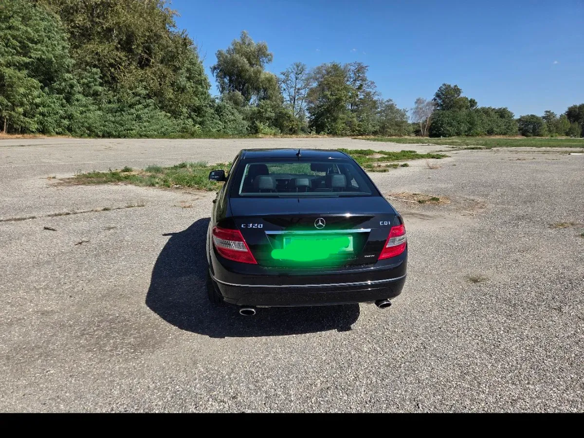 Mercedes-Benz C-Class 2007 photo 2