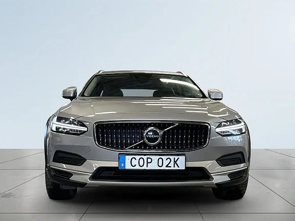 Volvo V90 Cross Country 2023 photo 2