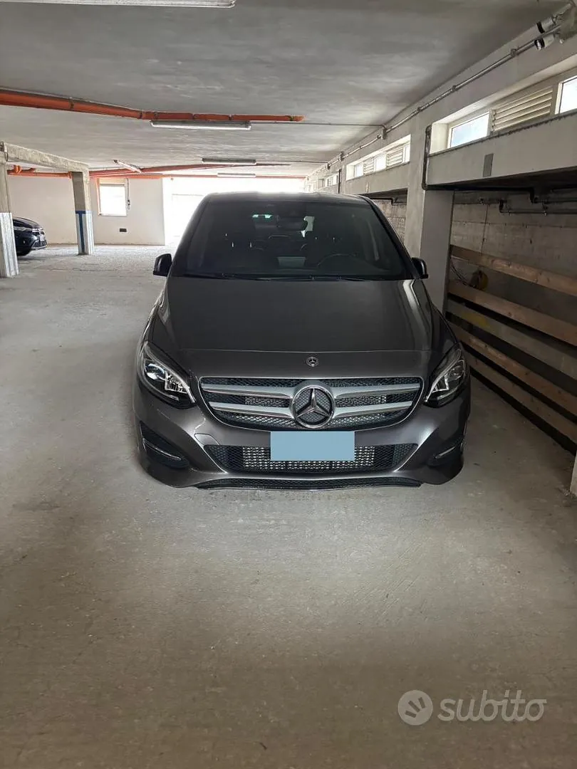 Mercedes-Benz B-Class 2017 photo 2