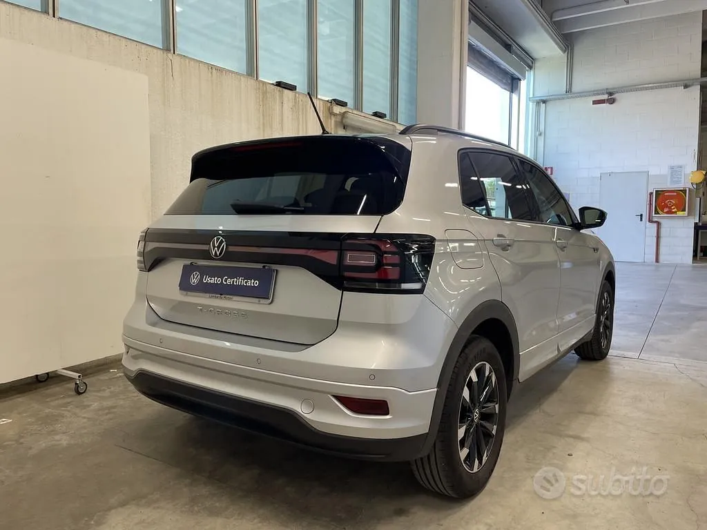 Volkswagen T-Cross 2023 photo 2
