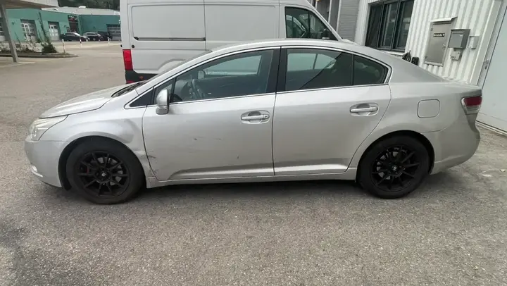 Toyota Avensis 2009 photo 3