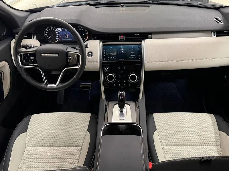 Land Rover Discovery Sport 2024 photo 4