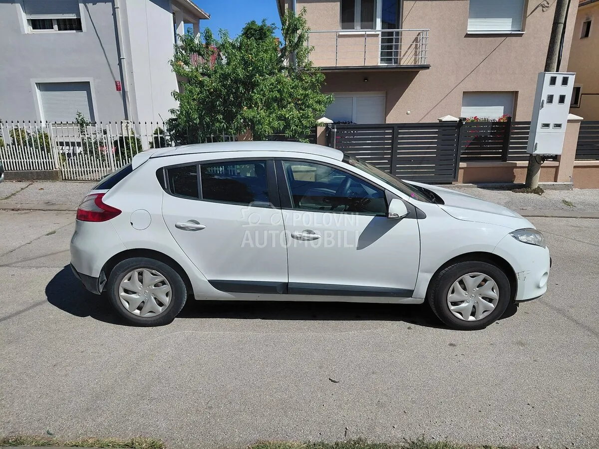 Renault Megane 2011 photo 5