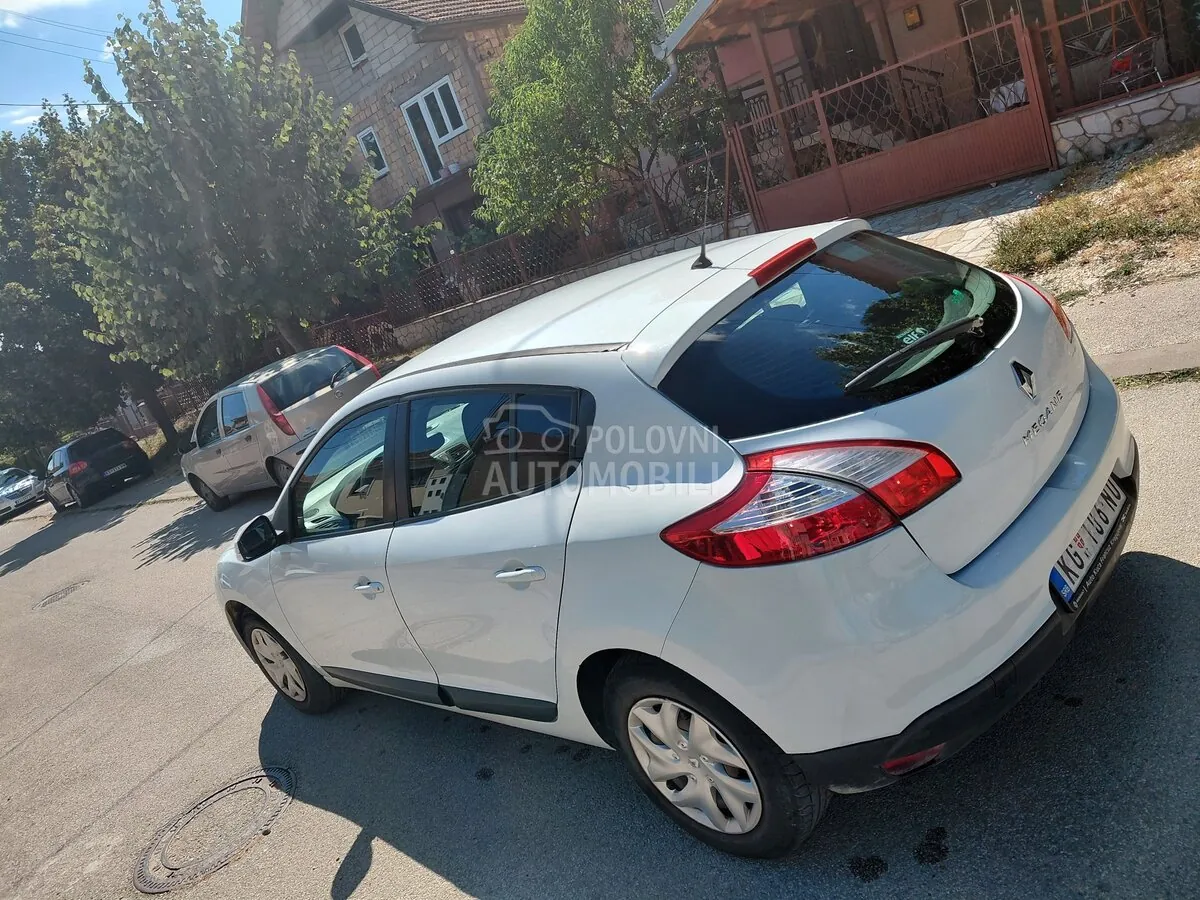 Renault Megane 2011 photo 2