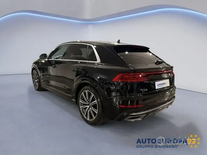 Audi Q8 2020 photo 2