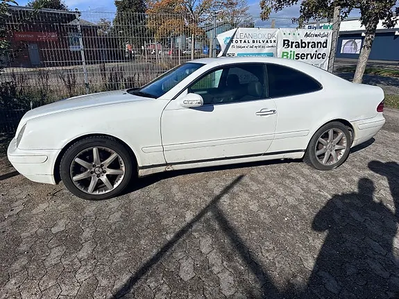 Mercedes-Benz Clk320 1997 photo 2