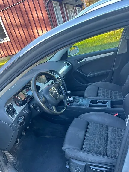 Audi A4 2010 photo 4
