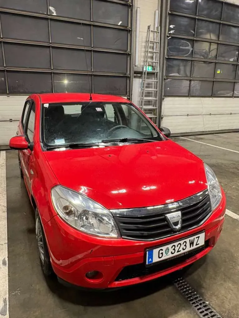Dacia Sandero 2009 photo 2