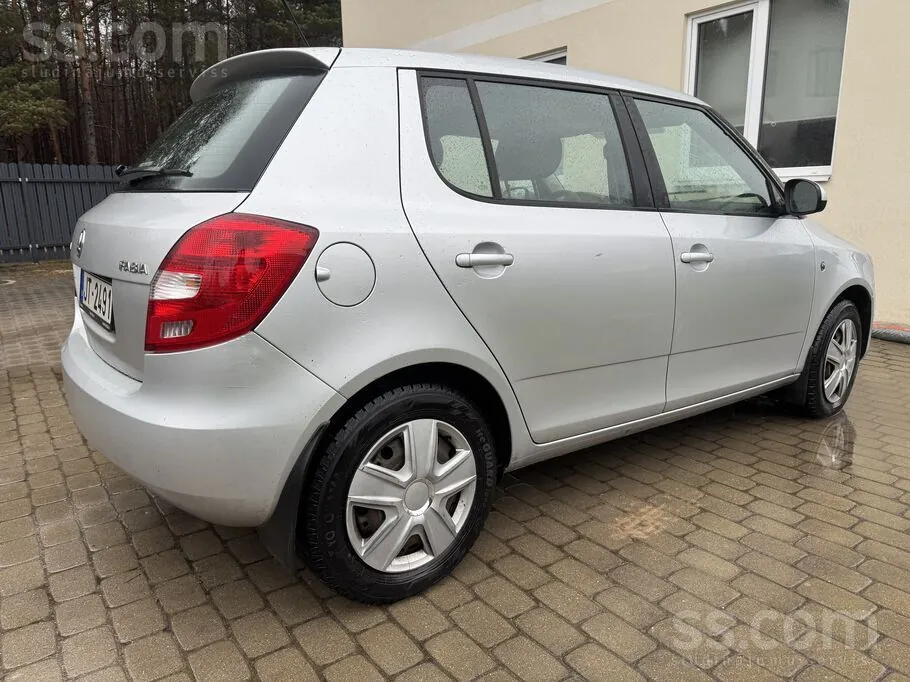 Skoda Fabia 2014 photo 4