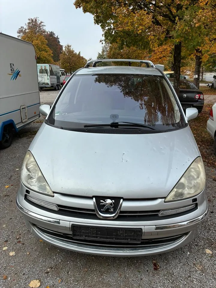 Peugeot 807