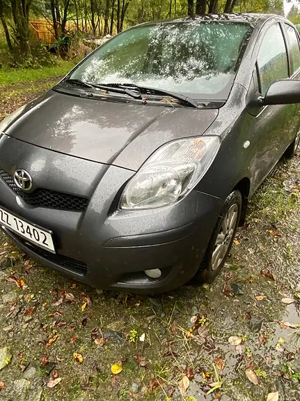 Toyota Yaris 2011 photo 4