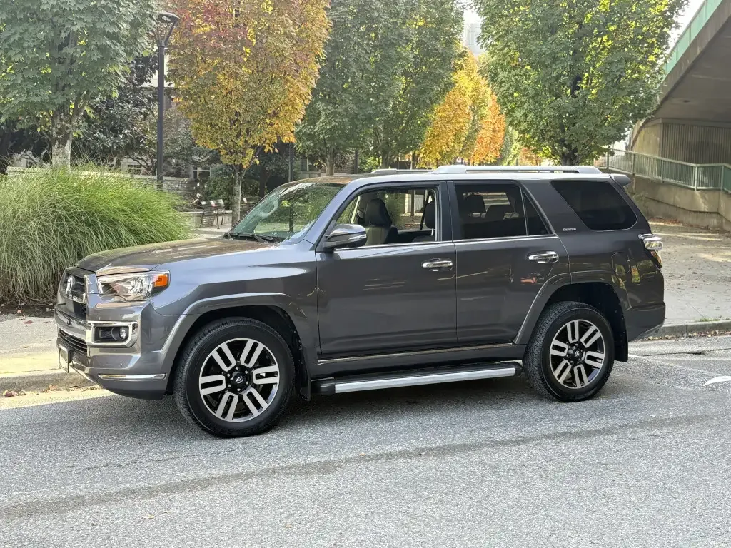 Toyota 4Runner 2023 photo 2