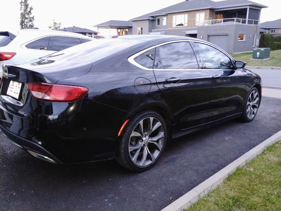 Chrysler 200C