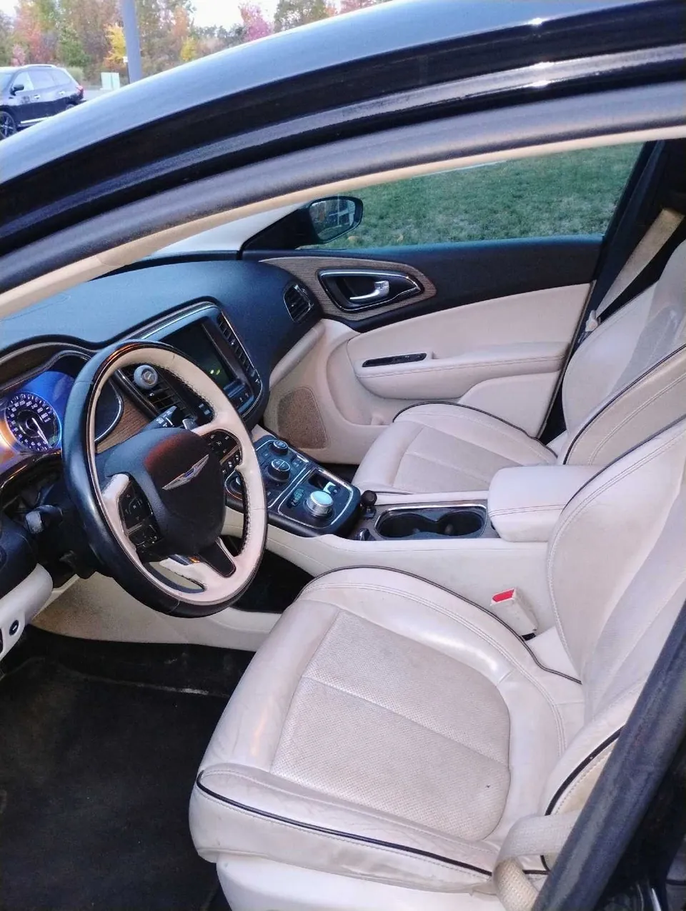 Chrysler 200C 2015 photo 2