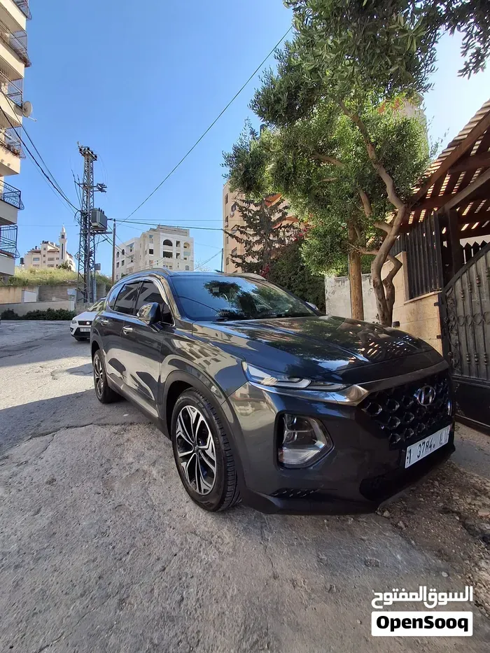Hyundai Santa Fe 2018 photo 2