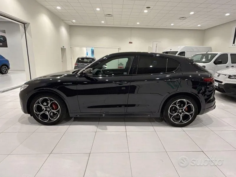 Alfa Romeo Stelvio 2023 photo 2
