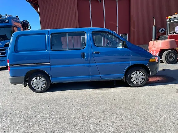 Toyota Hiace 1998 photo 2