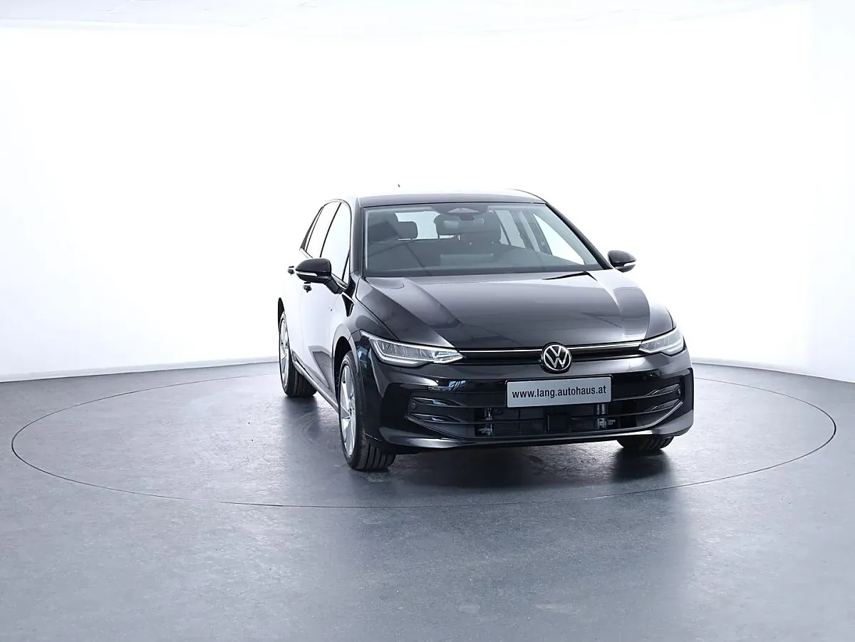 Volkswagen Golf 2026 photo 2