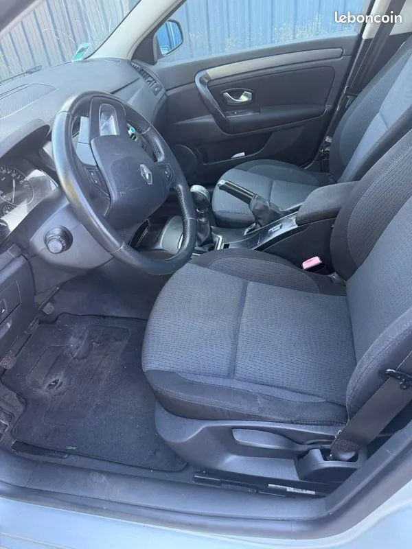 Renault Laguna 2008 photo 3