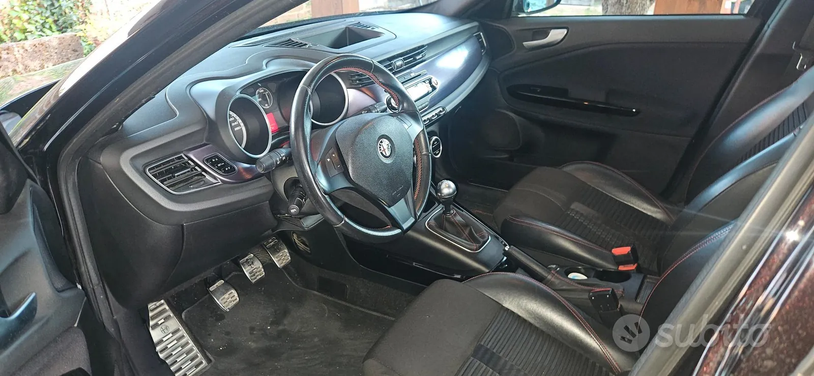 Alfa Romeo Giulietta 2011 photo 4
