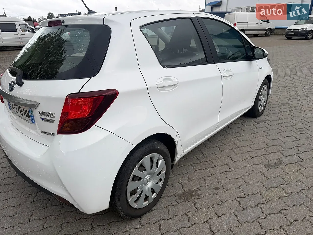Toyota Yaris 2016 photo 4