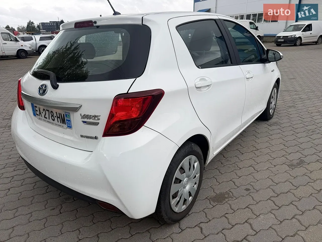 Toyota Yaris 2016 photo 3