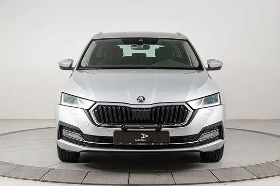 Skoda Octavia 2023 photo 4