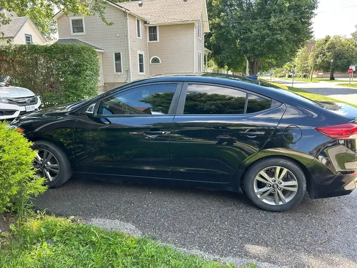 Hyundai Elantra 2018 photo 3