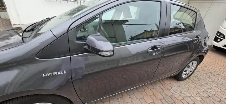 Toyota Yaris 2014 photo 3