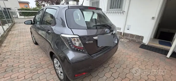 Toyota Yaris 2014 photo 2