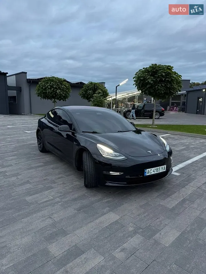 Tesla Model 3 2018 photo 3