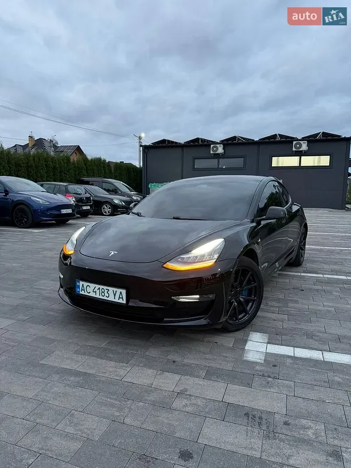 Tesla Model 3 2018 photo 2